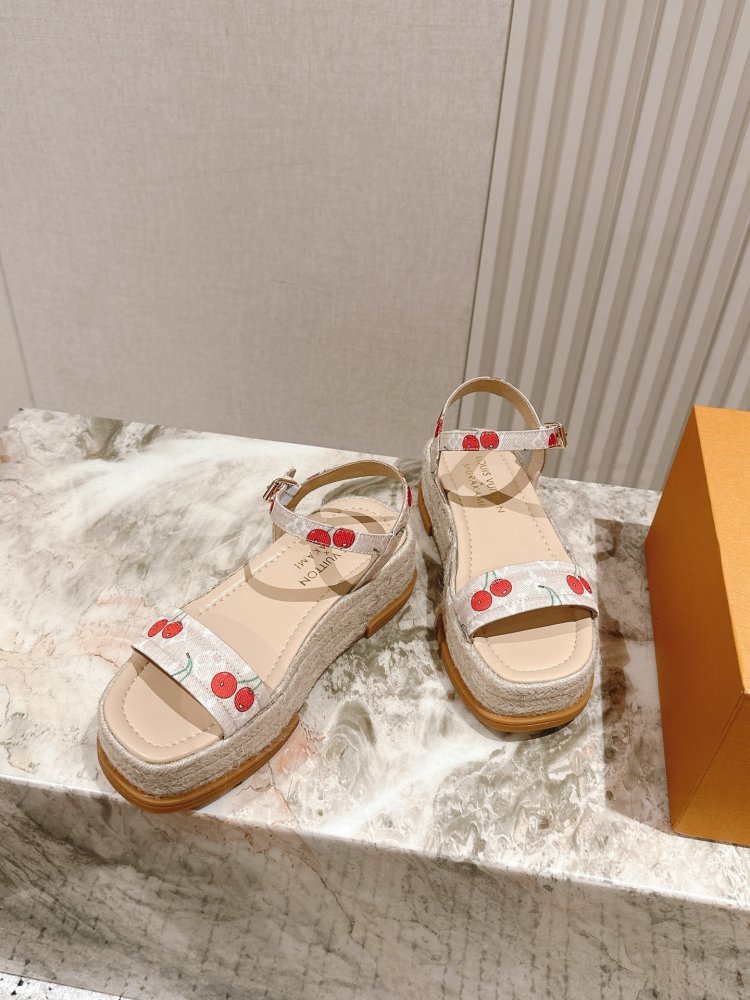 Сандалии женские фото 3