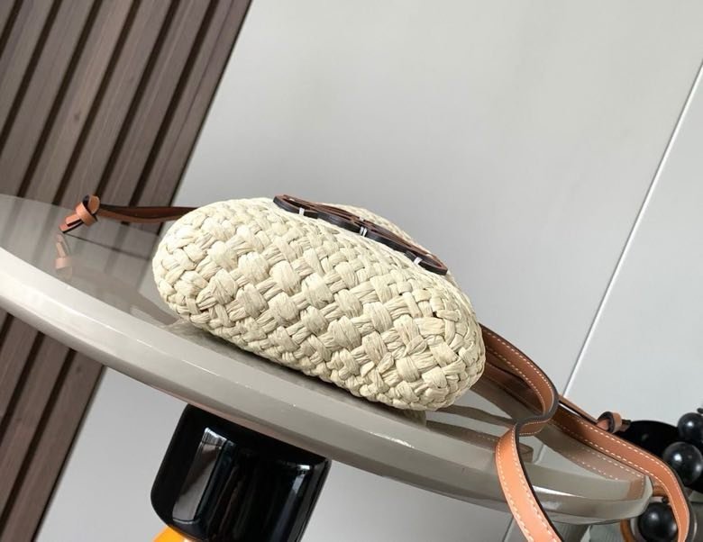 Сумка женская CREAM SQUARE SHOULDER BAG 22 см фото 6