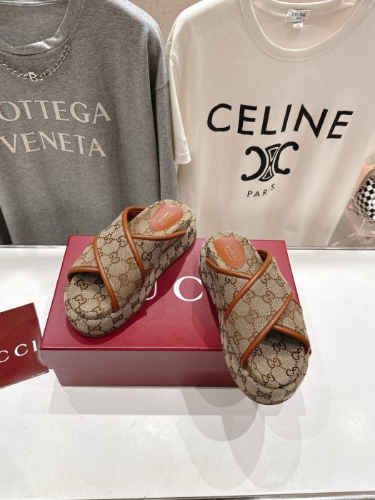 Шлепанцы фото 2