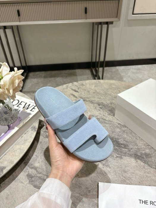 Шлепанцы женские фото 8