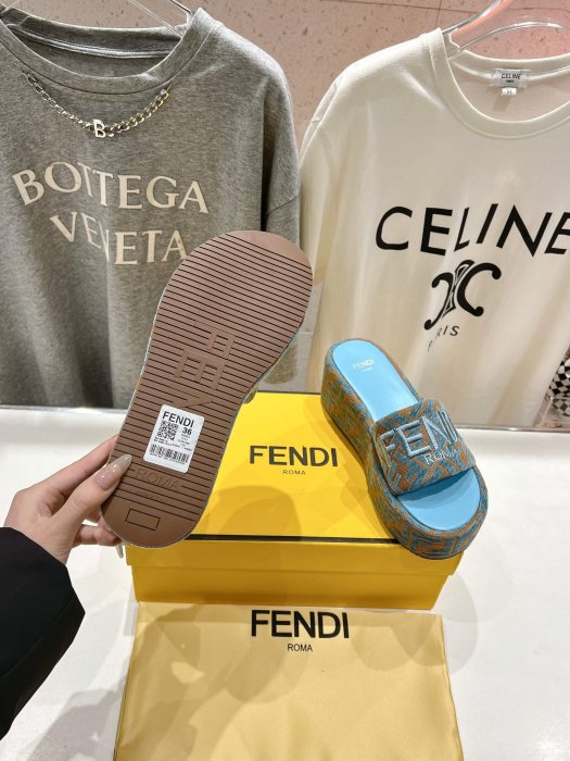 Шлепанцы фото 9