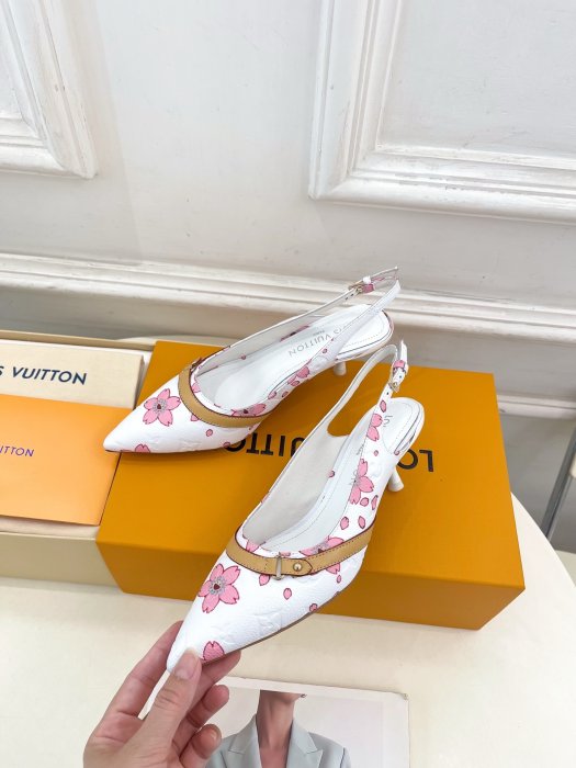 Босоножки фото 5