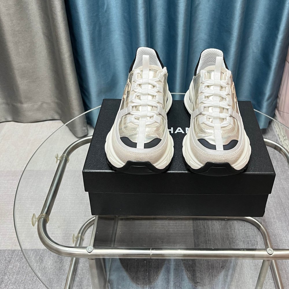 Кроссовки женские фото 2