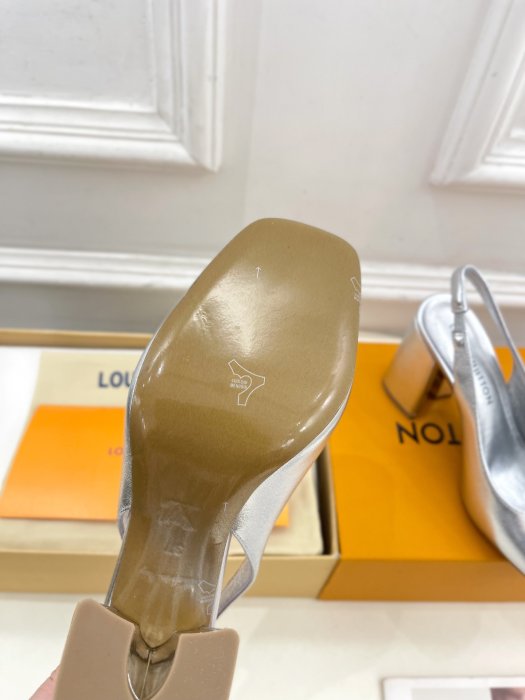 Босоножки фото 9