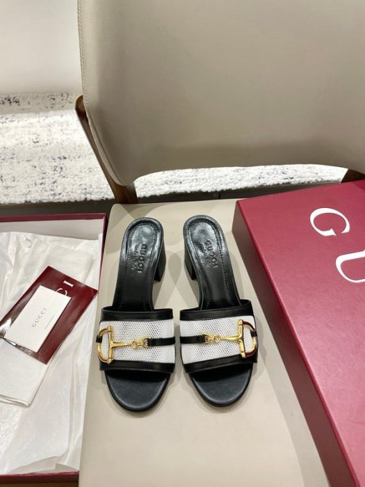 Босоножки фото 2