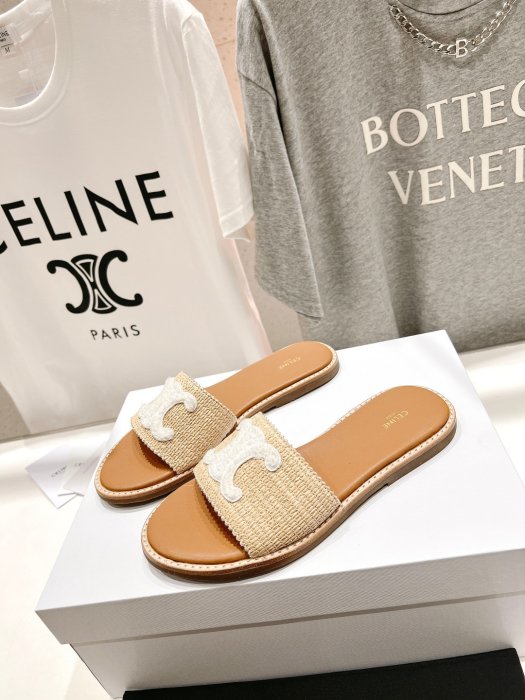 Шлепанцы женские фото 4