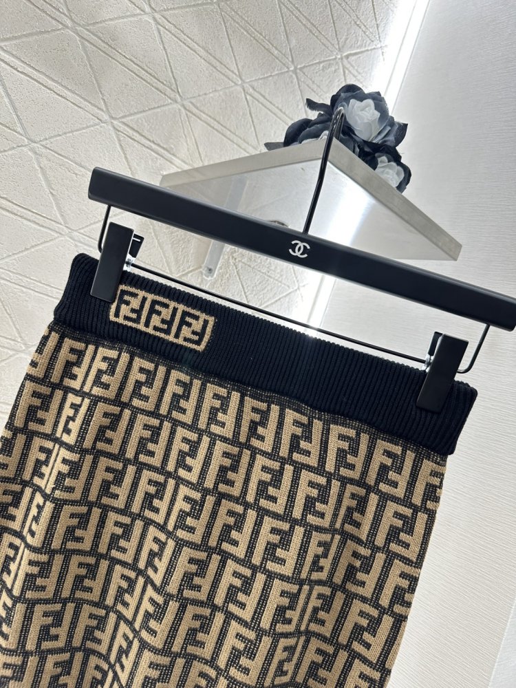 Футболка жіноча фото 9