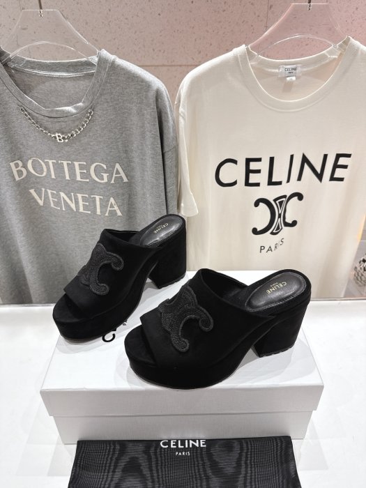 Босоножки фото 3