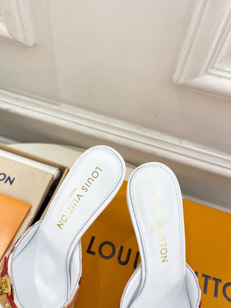 Босоножки фото 7