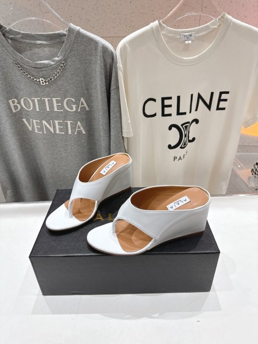 Босоножки фото 3