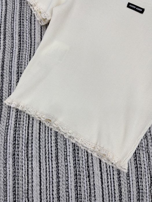 T-shirt women's фото 4