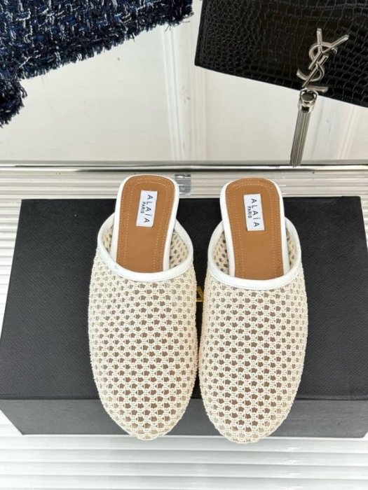 Шлепанцы женские фото 2