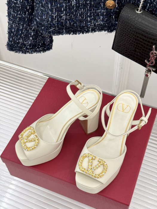 Босоножки фото 2