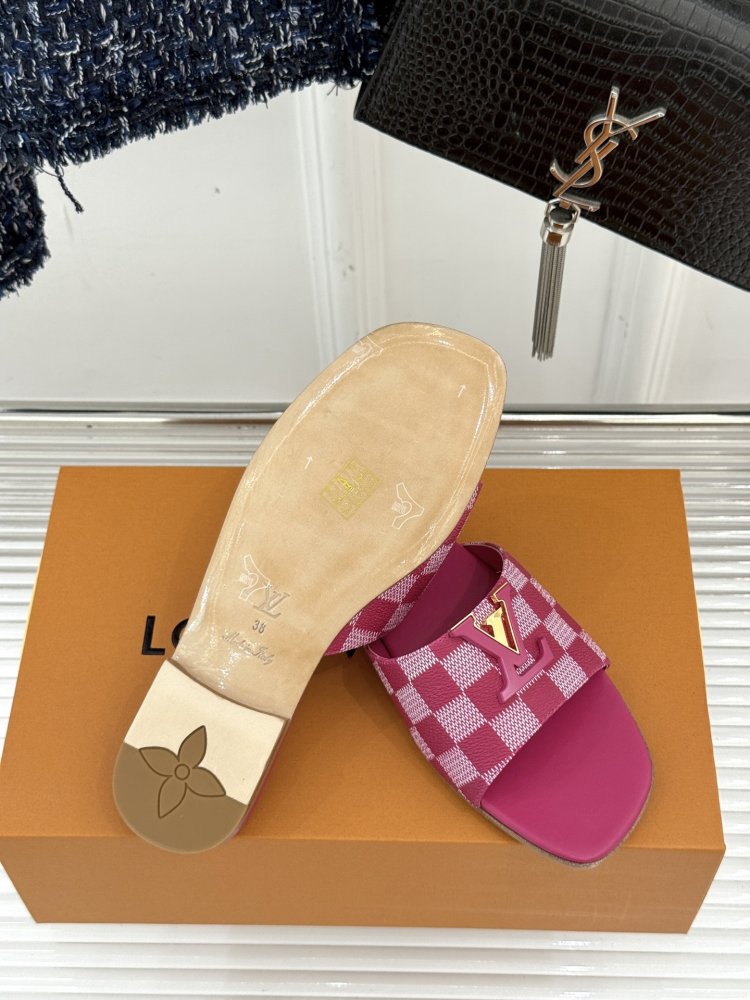 Шлепанцы женские фото 9