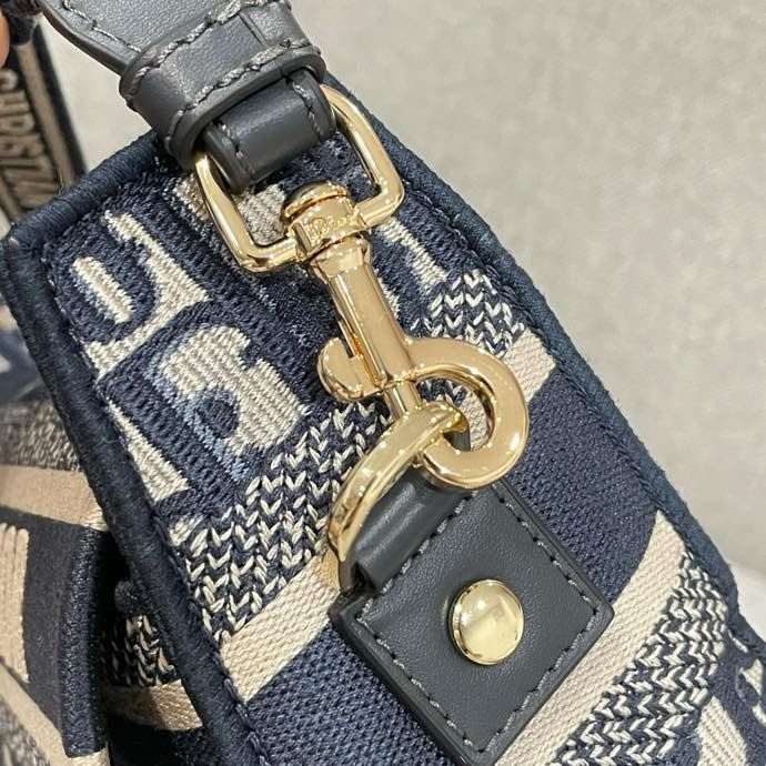 Сумка мессенджер 23 см фото 4