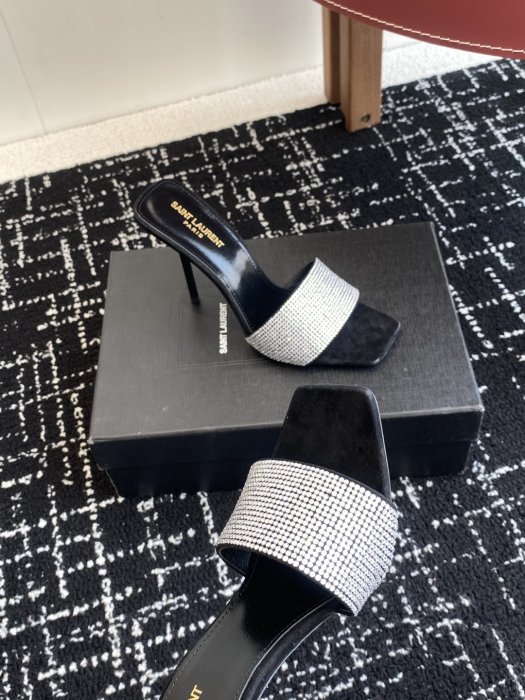 Босоножки фото 5