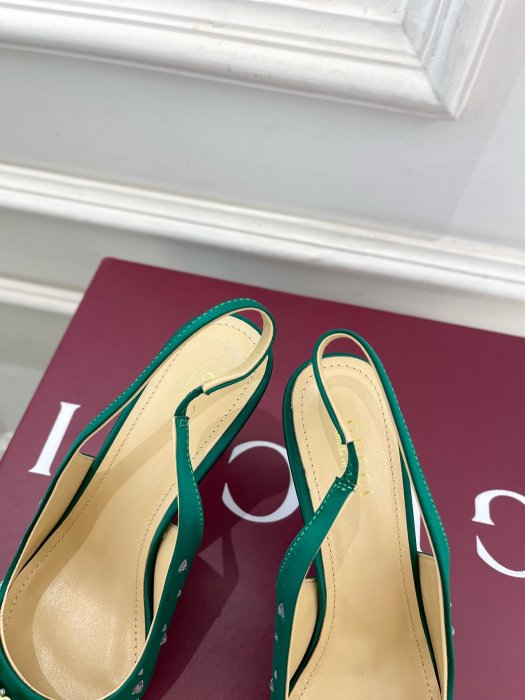 Босоножки фото 8