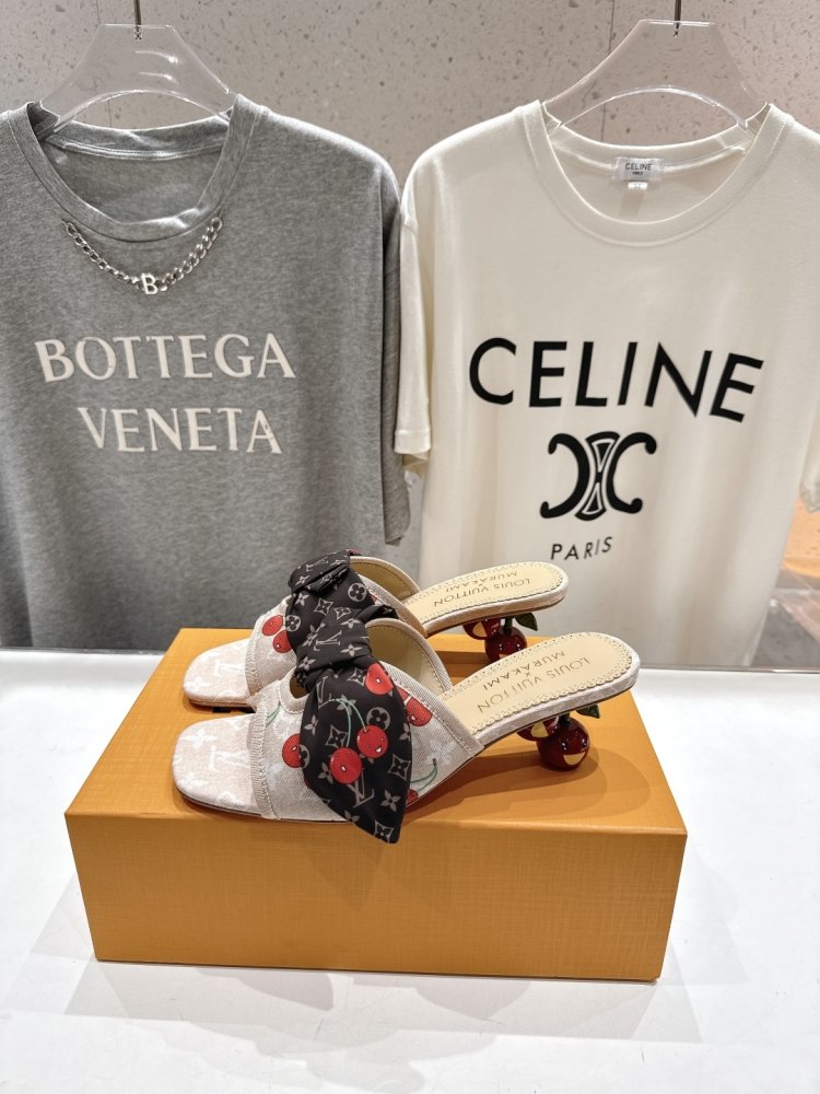 Босоножки фото 3