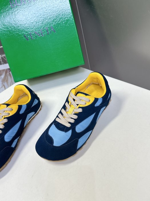 Кросівки жіночі фото 3