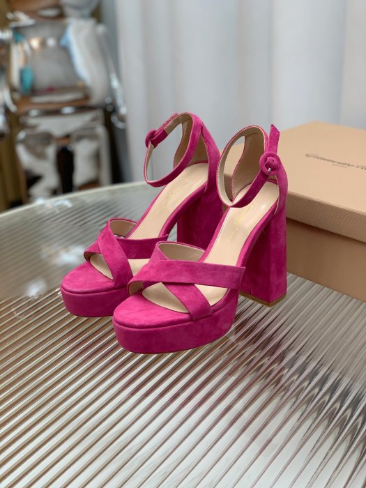 Босоножки фото 7