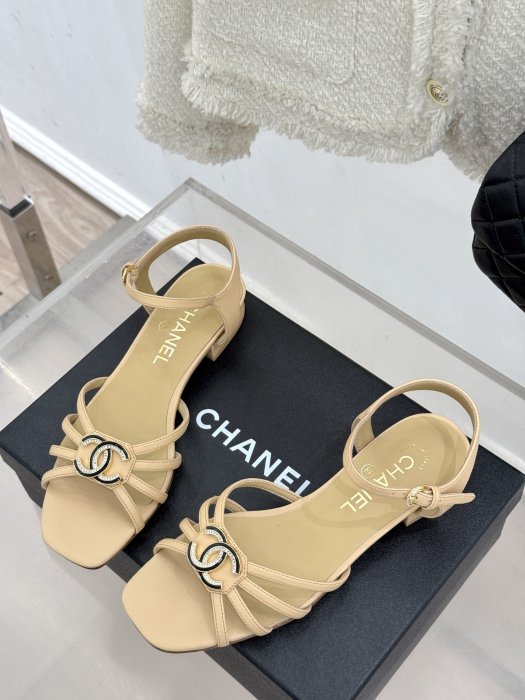 Босоножки фото 2