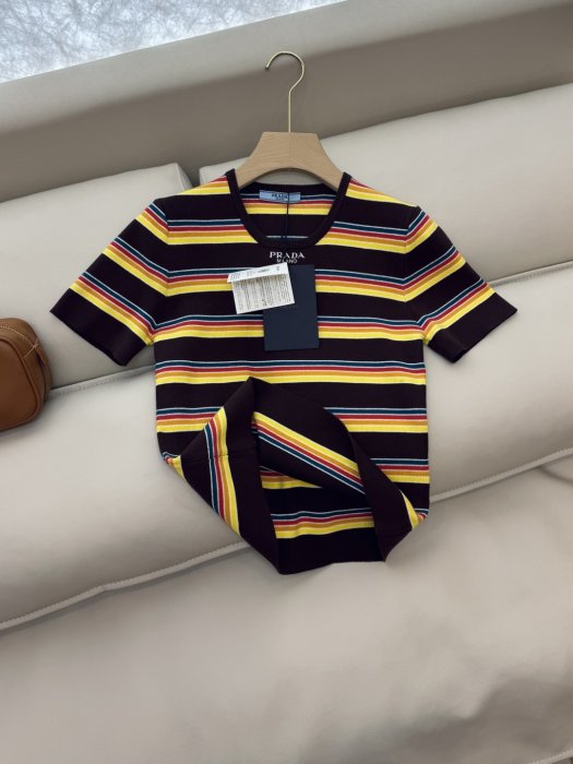 Футболка жіноча фото 5