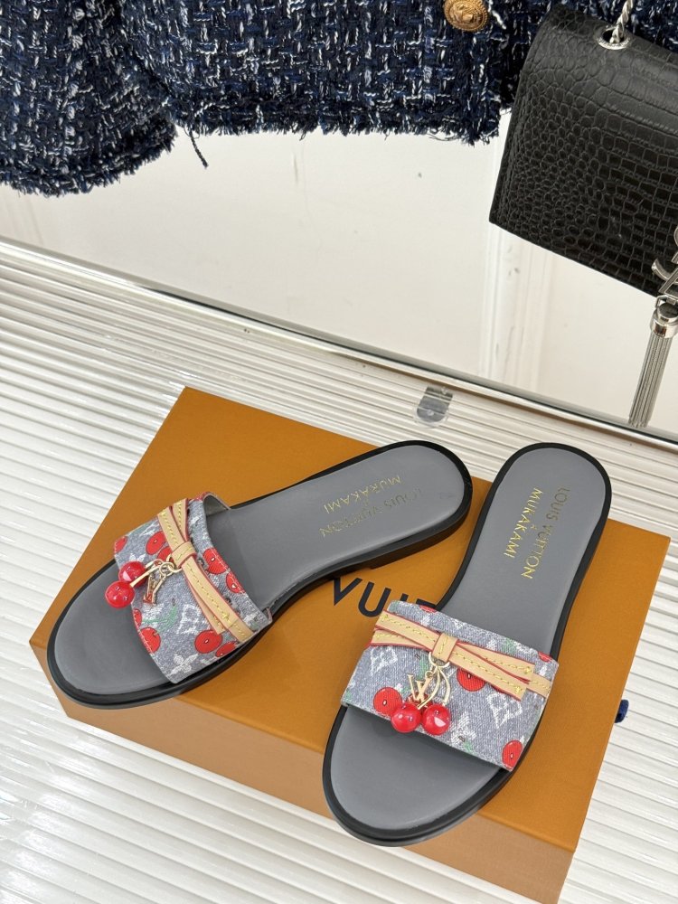 Шльопанці жіночі фото 2