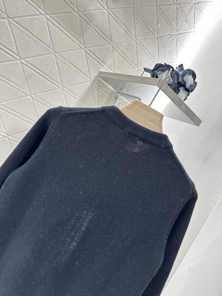 Knitted cardigan фото 4