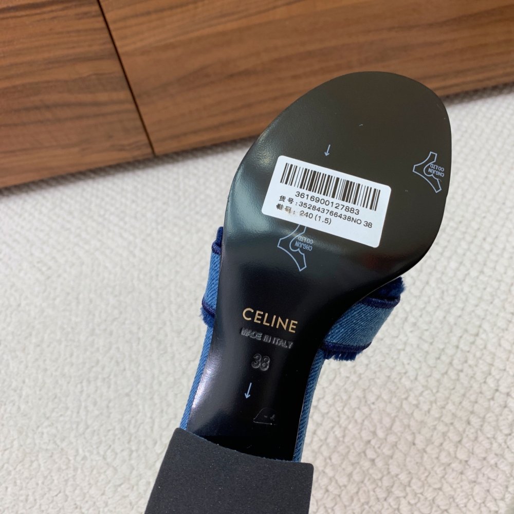 Шлепанцы женские фото 9