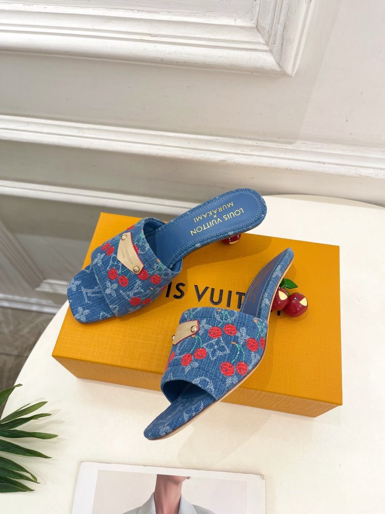 Босоножки фото 3