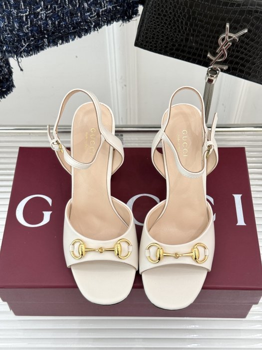 Босоножки фото 4