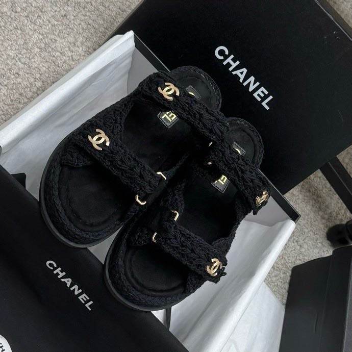 Шльопанці жіночі фото 3