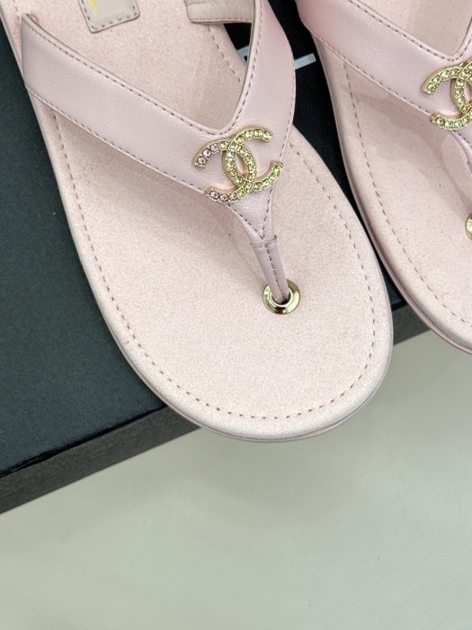 Шлепанцы фото 7