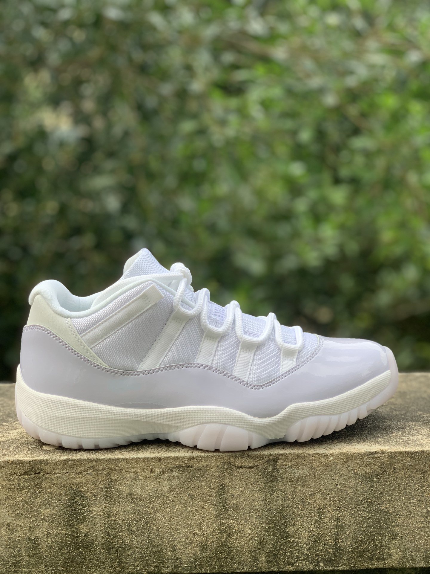 Jordan 11 best sale low flight club