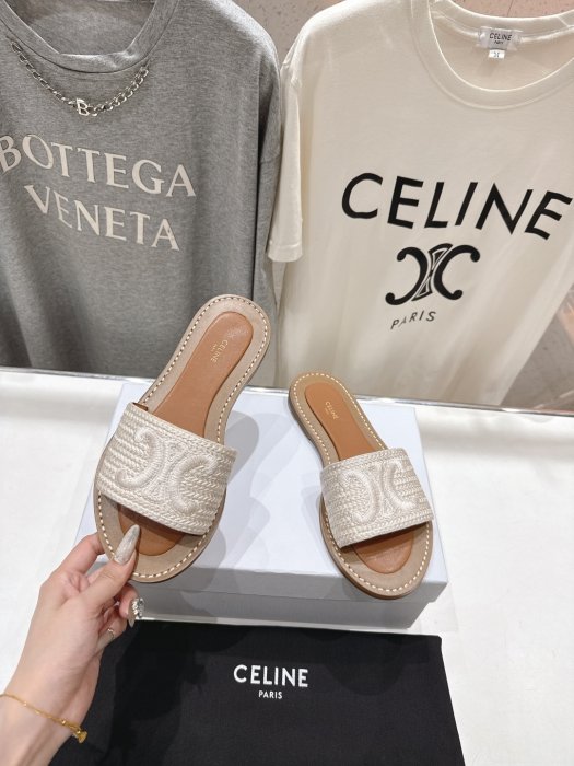 Шлепанцы женские фото 3