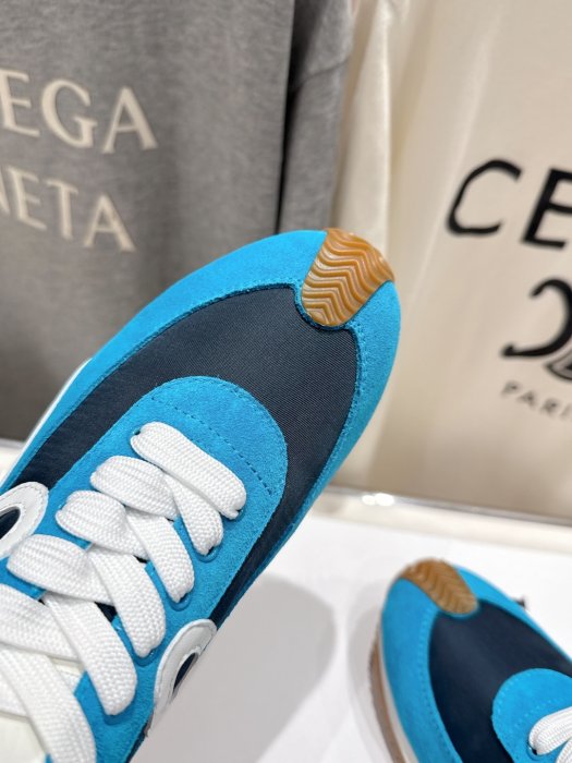 Кроссовки фото 7