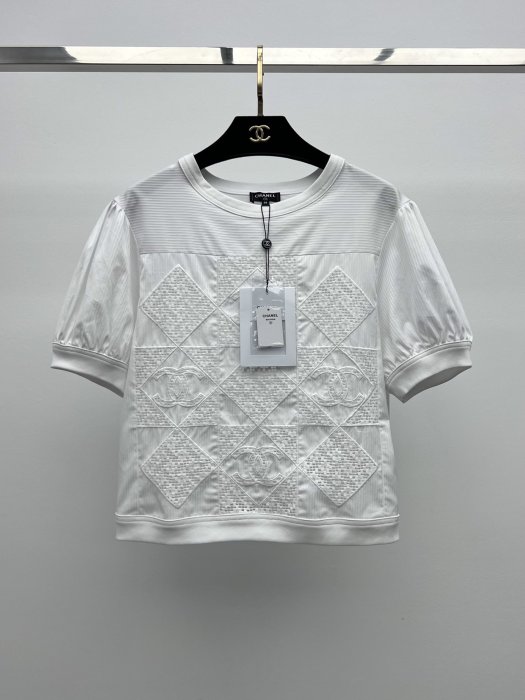 Футболка жіноча