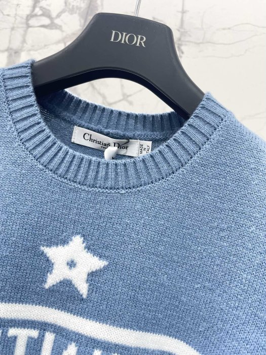 T-shirt women's фото 3