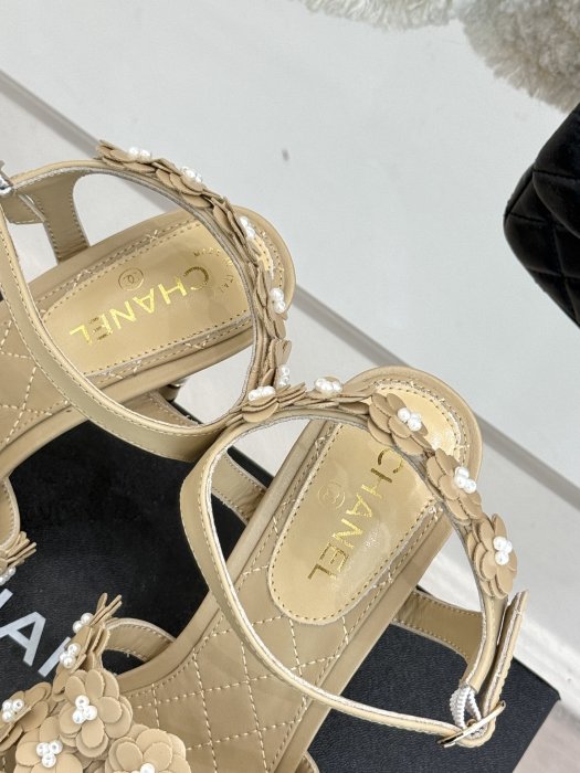 Босоножки фото 8