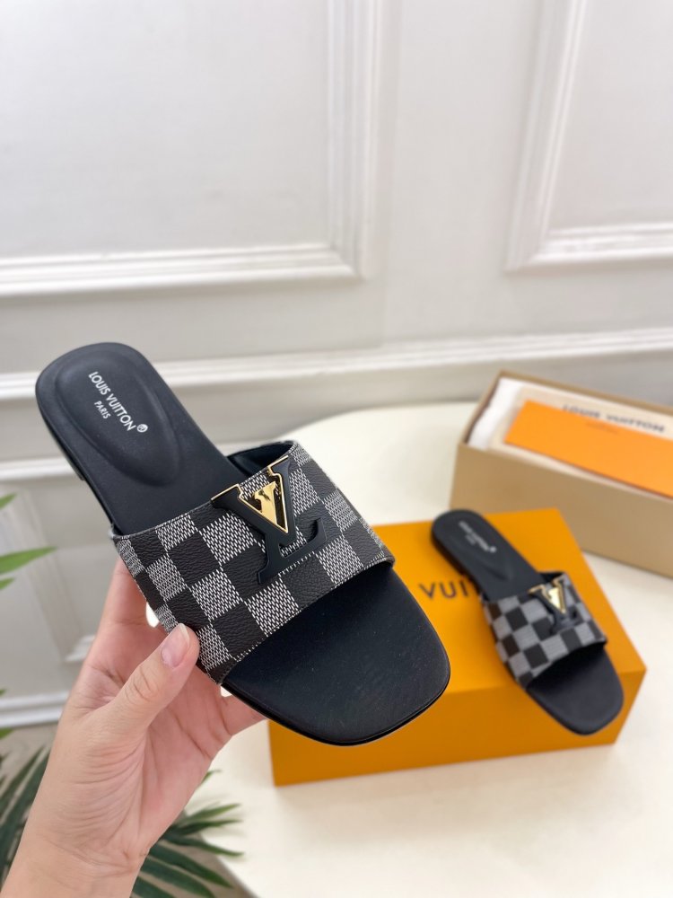 Шлепанцы женские фото 6