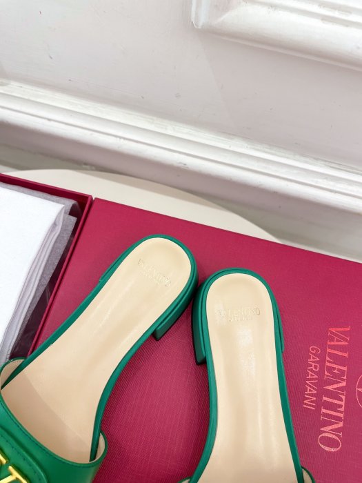 Босоножки фото 8