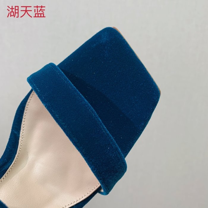 Босоножки фото 4