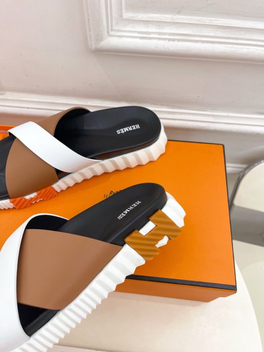 Шлепанцы женские фото 7