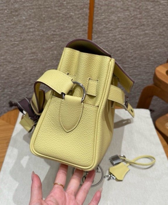 Сумка KELLY MESSENGER JAUNE POUSSIN в коже Togo 24 см фото 6