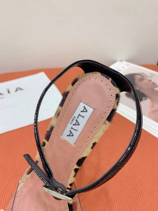 Босоножки фото 3