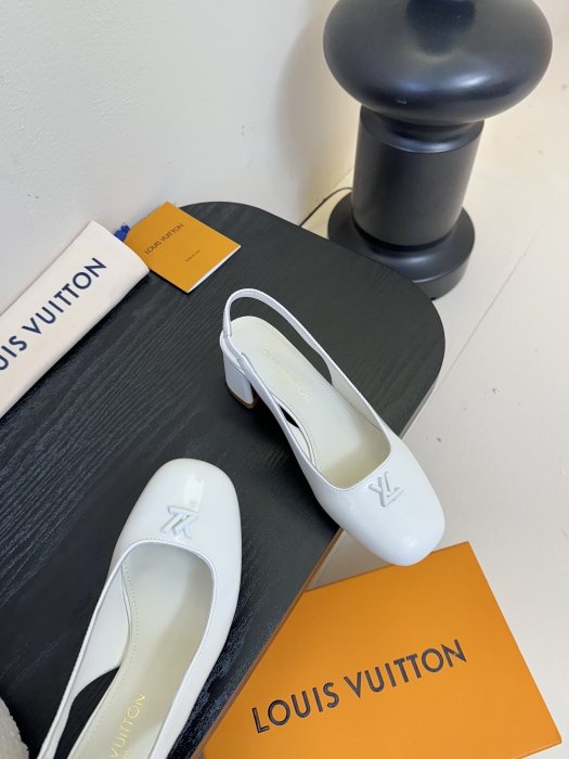 Босоножки фото 4