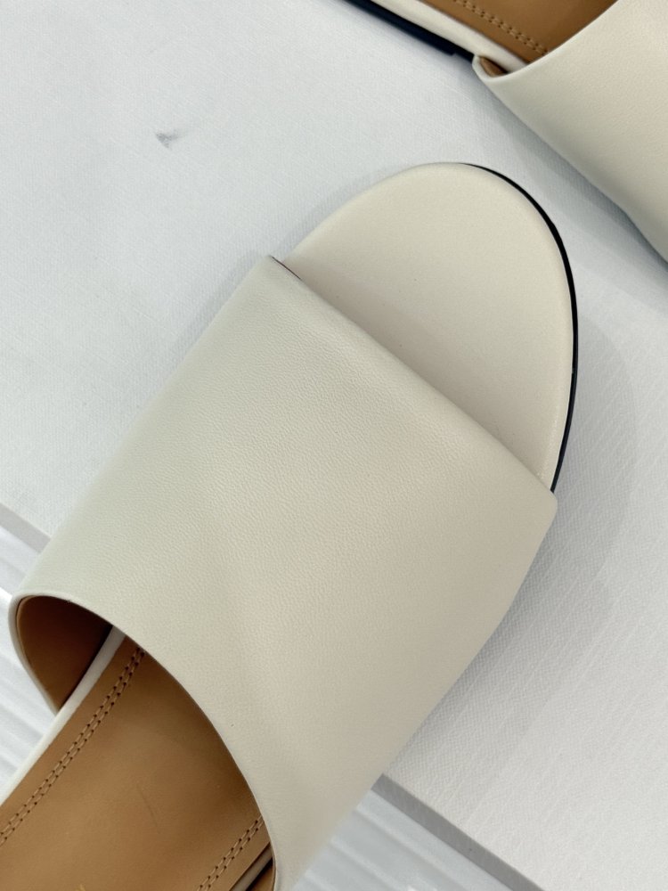 Шлепанцы женские фото 7