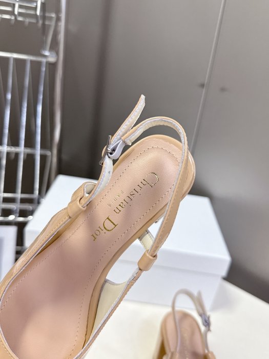 Босоножки фото 8