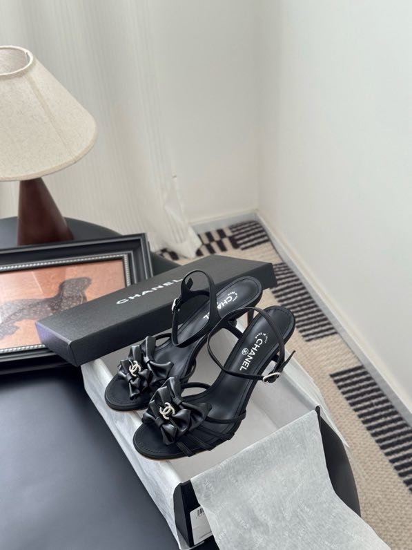 Босоножки фото 9