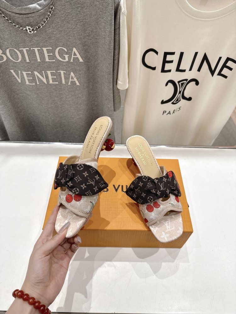 Босоножки фото 4